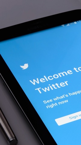 Twitter Twitter
